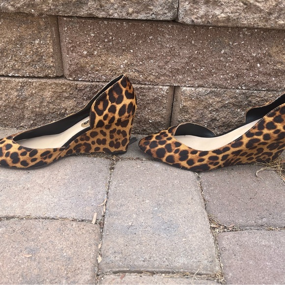 1 Star Leopard Wedges - Picture 2 of 5